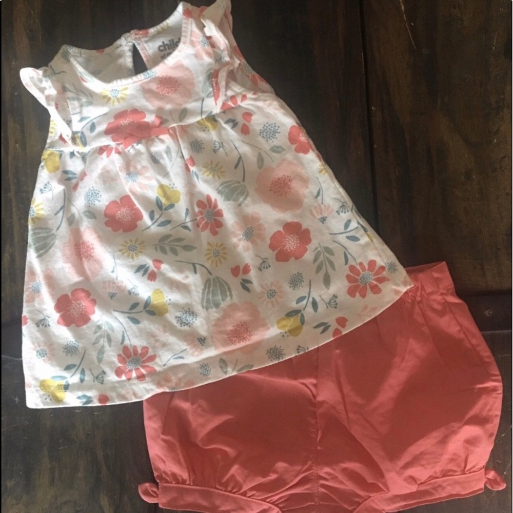 Carter’s floral outfit